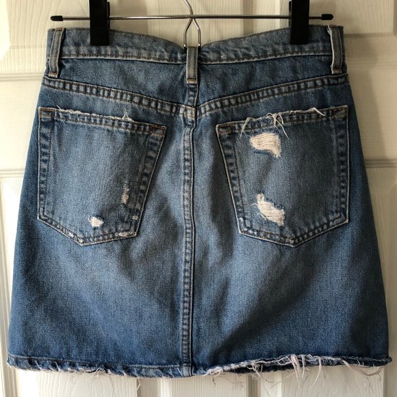 Reformation Sami Distressed Jean Skirt Size 25 - Picture 4 of 9